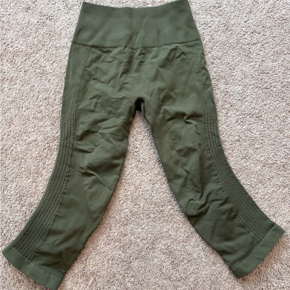 Lululemon Olive Army Green Seamless Crop Leggings Size 2.